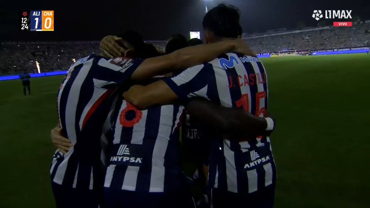 Lo celebra todo Alianza: Jairo Vélez anotó con gran definición tras buena jugada de Esteban Pavez [VIDEO]
