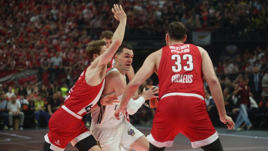 Real Madrid no celebra ni en fútbol ni en básquet: cayó ante Olympiacos en la gran final de la Euroliga [FOTOS]
