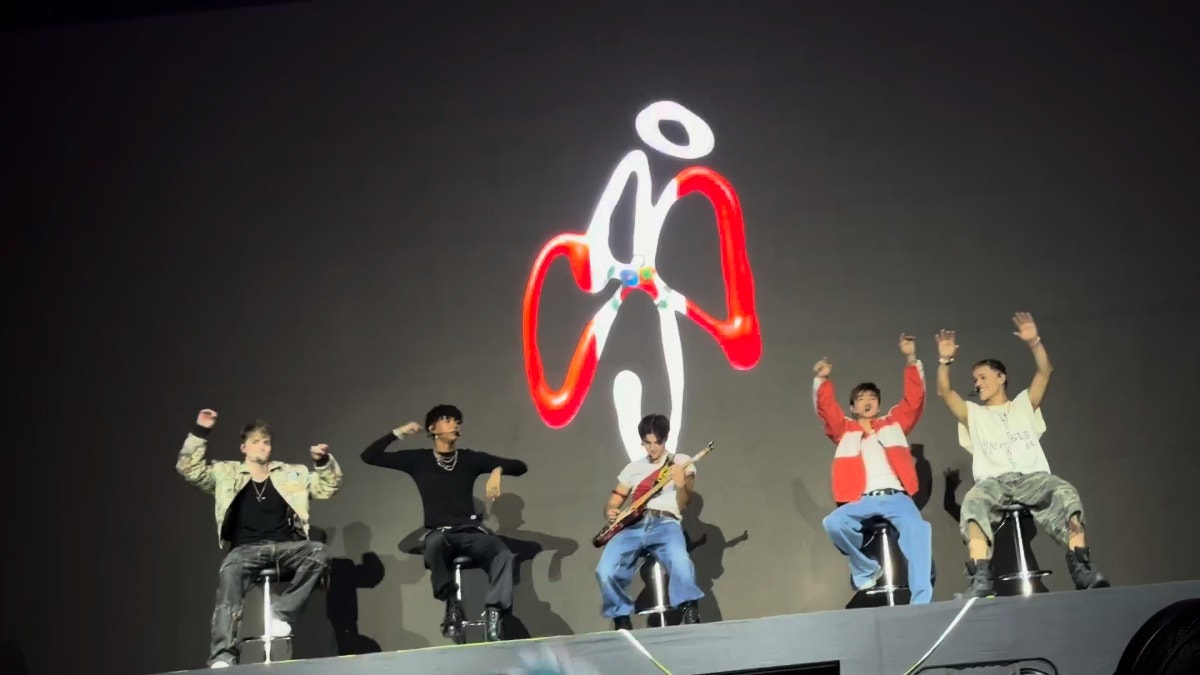 Santos Bravos cantó “Cariñito” y emocionó a sus fans peruanos