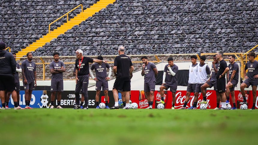 Universitario entrenó en el estadio Monumental y quedó listo para enfrentar a Tolima [FOTOS]