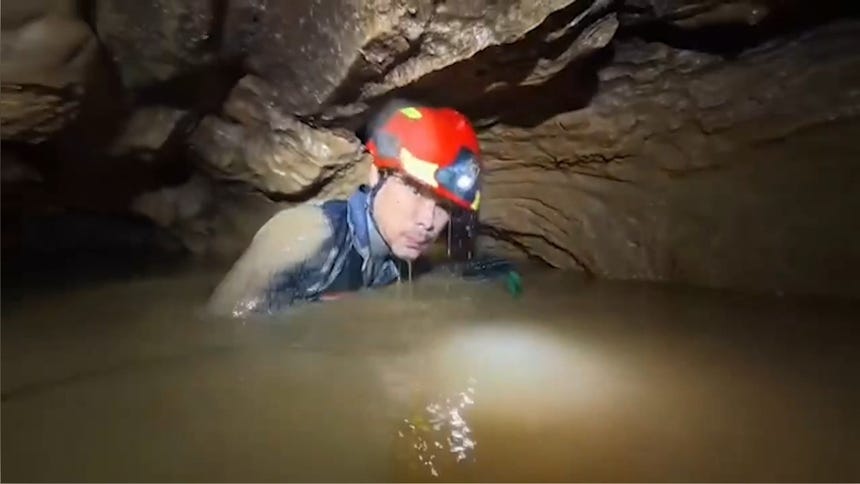 Laos intensifica las tareas de rescate de 7 personas atrapadas en una cueva hace 6 días