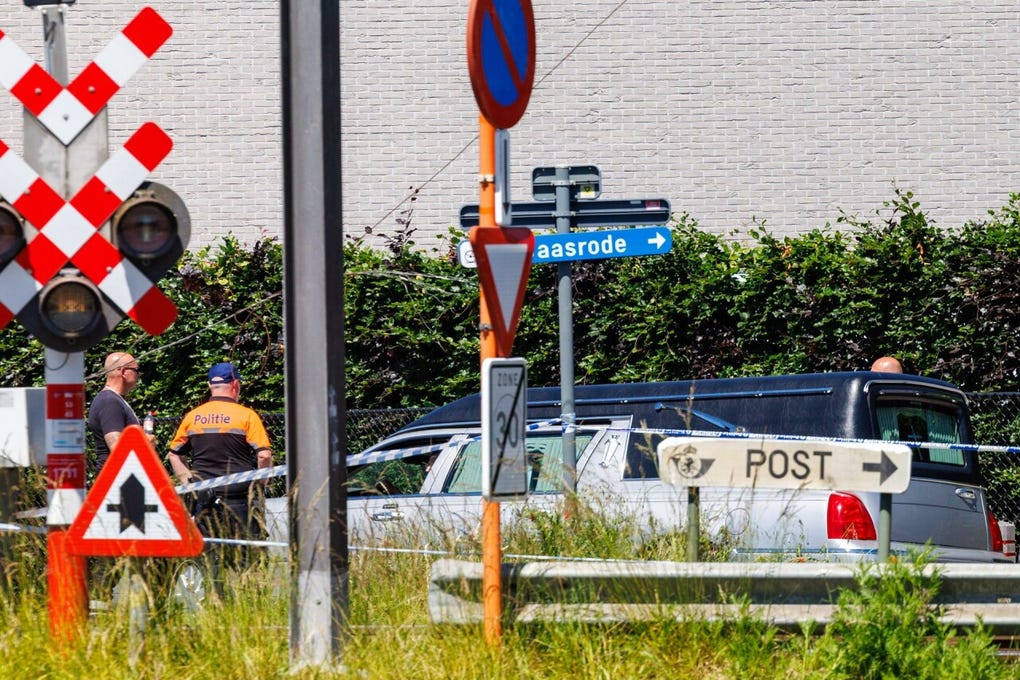 La Fiscalía abrió hoy una investigación sobre las circunstancias del accidente, para lo que nombró a un perito en tráfico que deberá arrojar más luz sobre cómo pudo producirse el accidente y cuáles fueron sus causas, (que) aún no están claras, afirmó el Ministerio público.