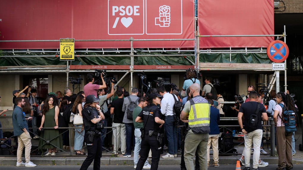 Crisis en el PSOE: intervienen la sede del partido gobernante por presuntos pagos ilegales
