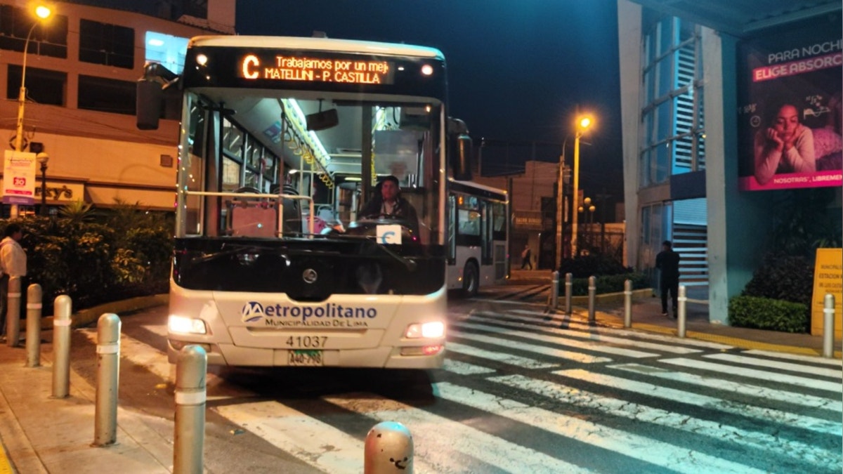 “Que se incrementen los buses”: usuarios del Metropolitano piden aumento de unidades para abastecer la alta demanda