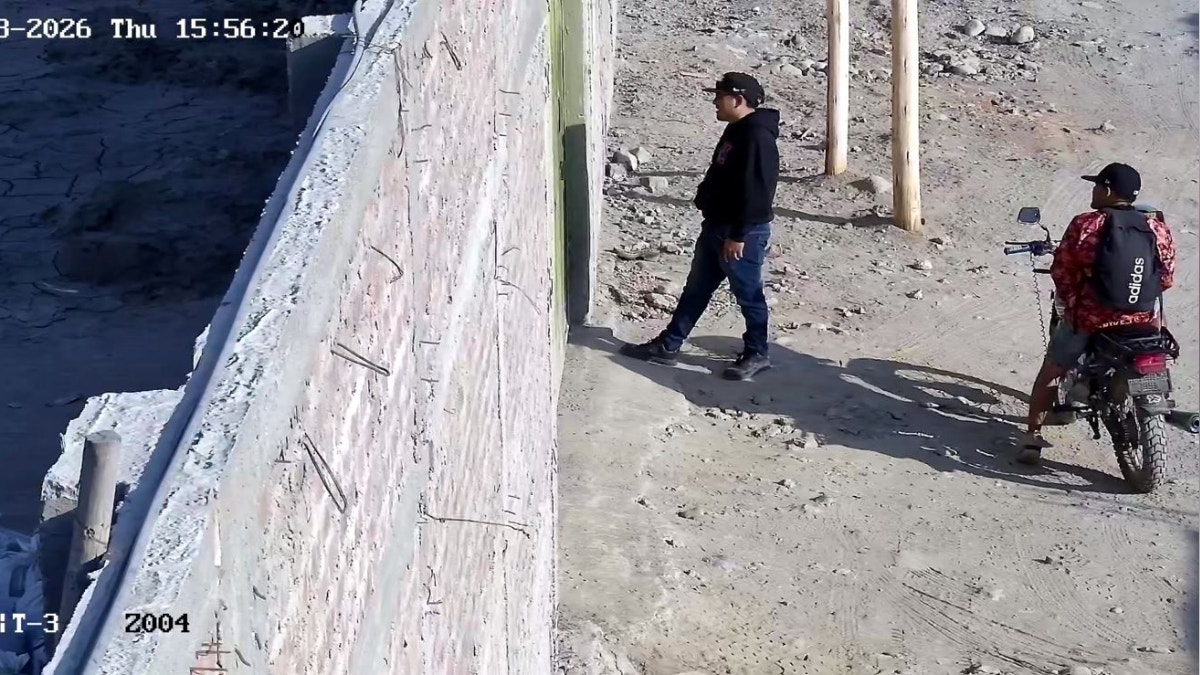Ica: delincuentes le roban sus armas a dos policías motorizados en La Tinguiña