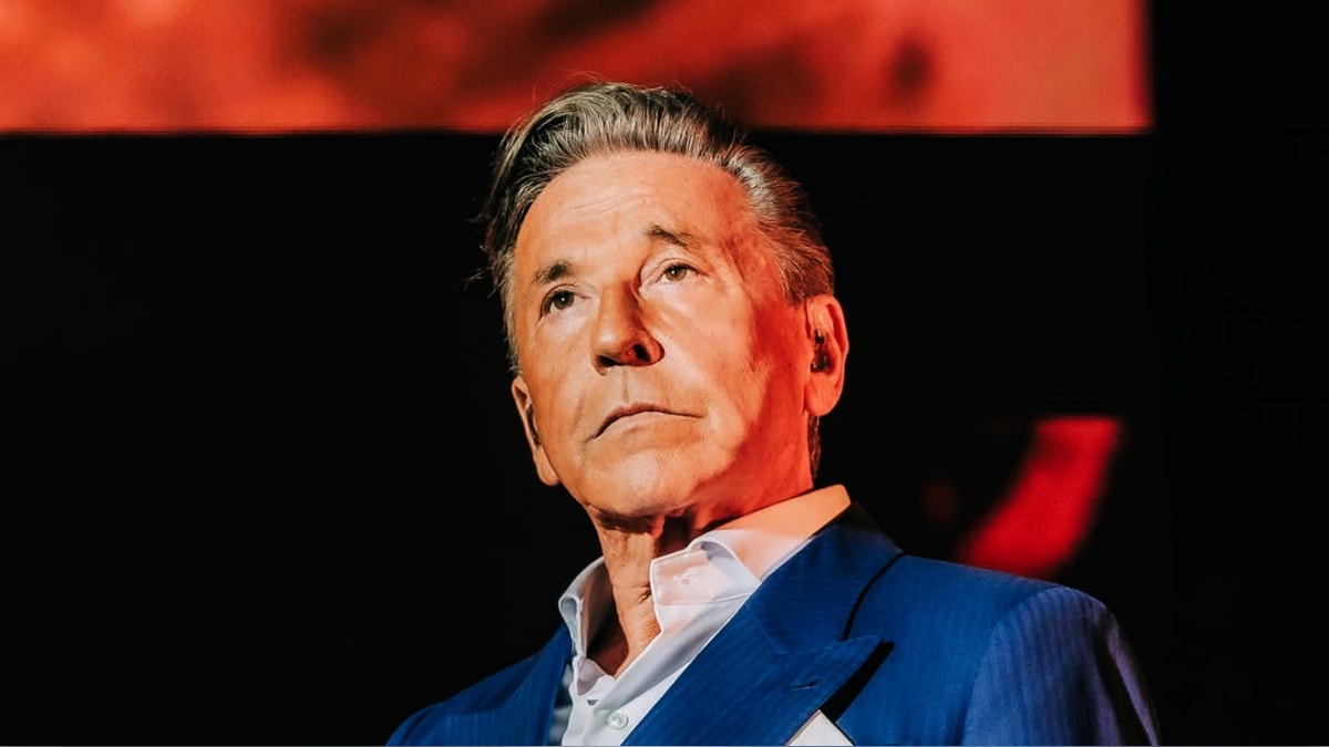 Ricardo Montaner se quiebra durante concierto en Costa 21: 