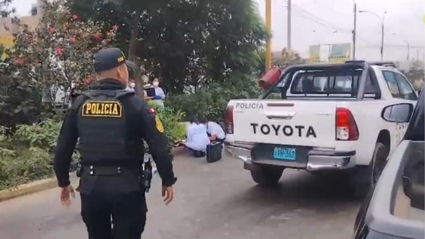 Hallan sin vida a taxista venezolano en la avenida Canta Callao. 