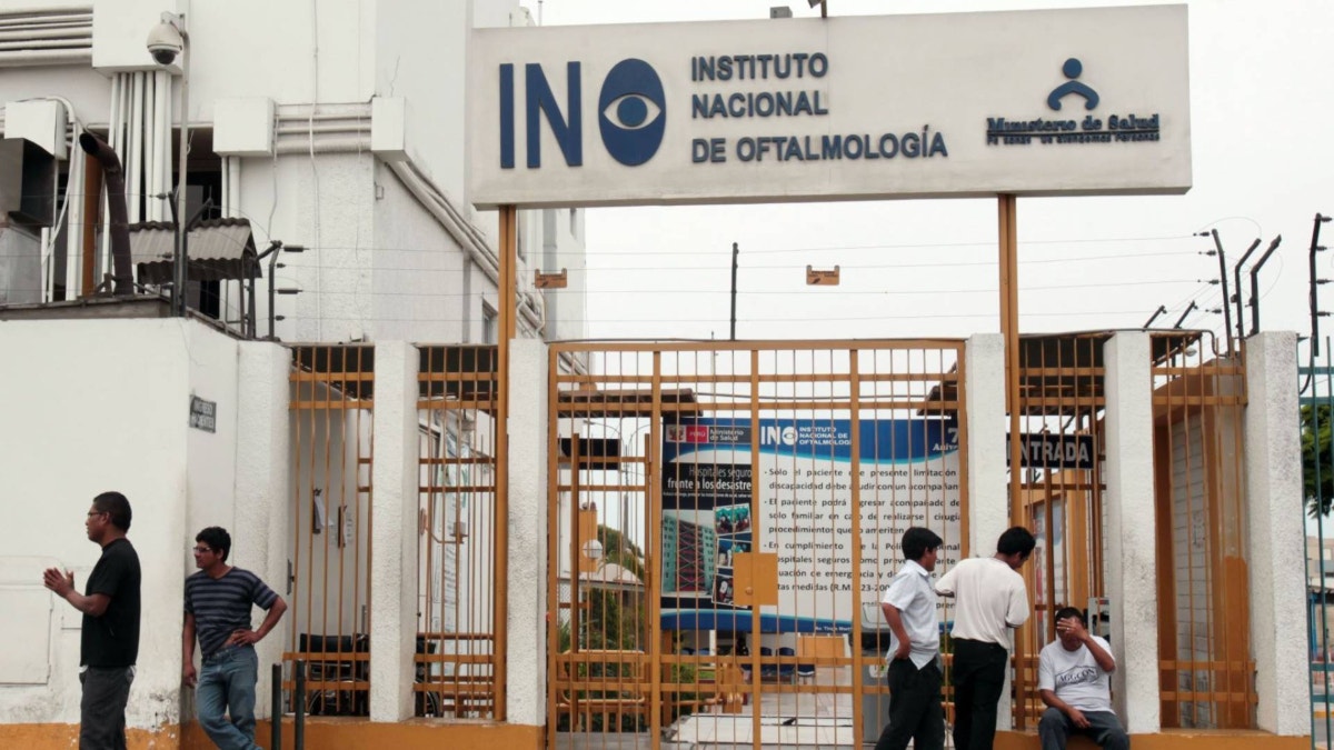 Lima: realizan examen a paciente con enfermedad ocular tras reclamo de tomógrafo malogrado