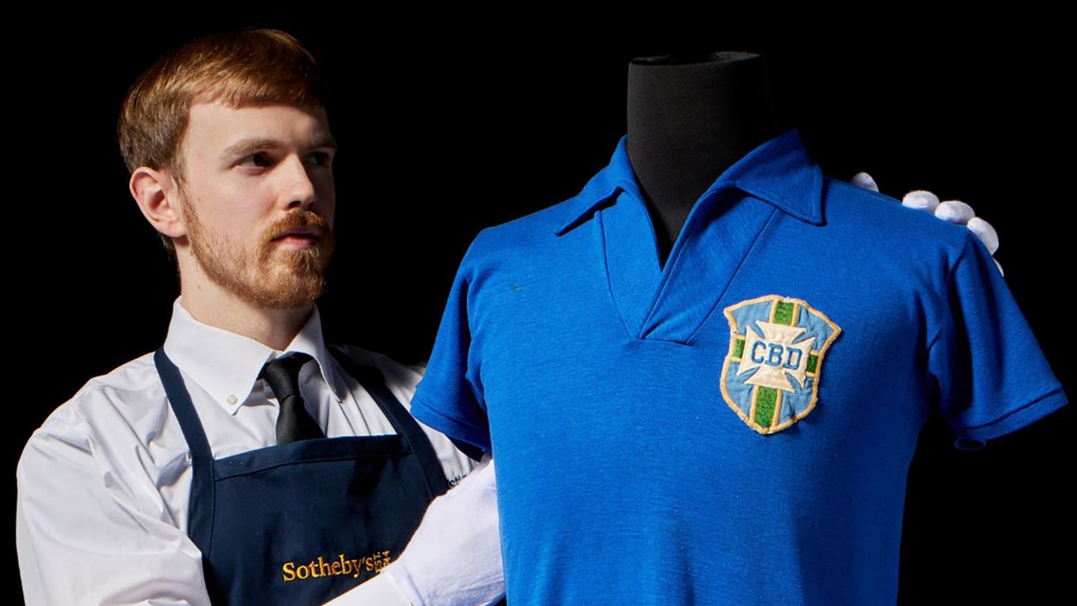 Subastarán camiseta que Pelé usó en la final del Mundial 1958: busca romper récord de Maradona