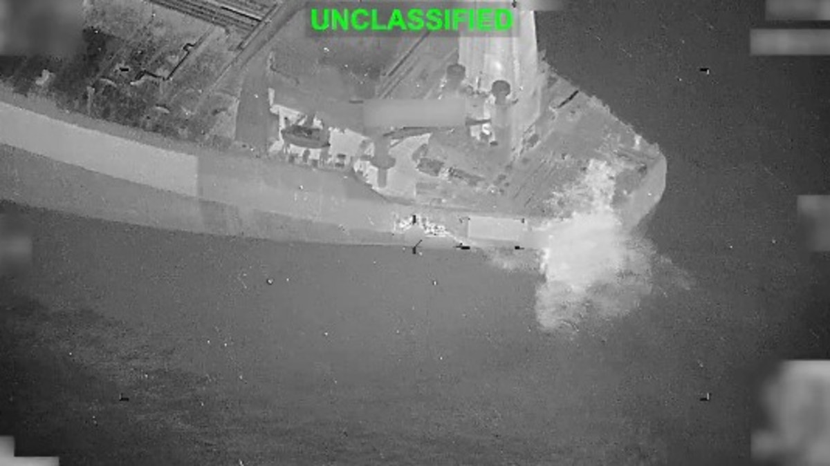 Estados Unidos ataca un buque petrolero que se dirigía al principal puerto petrolero iraní