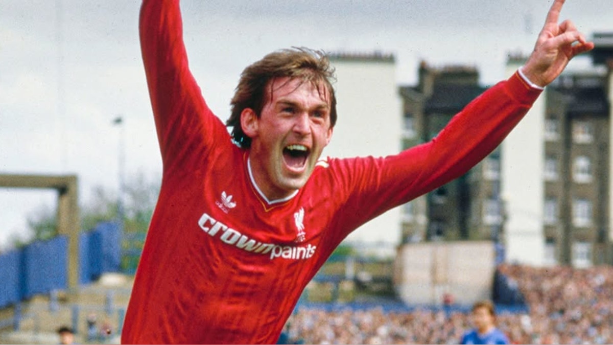 Kenny Dalglish, leyenda del Liverpool, revela diagnóstico de cáncer: 