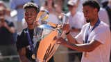 “Vamos a trabajar para ganar más”: jugadores del PSG exhibieron sus dos ‘Orejonas’ en Roland Garros [FOTOS]