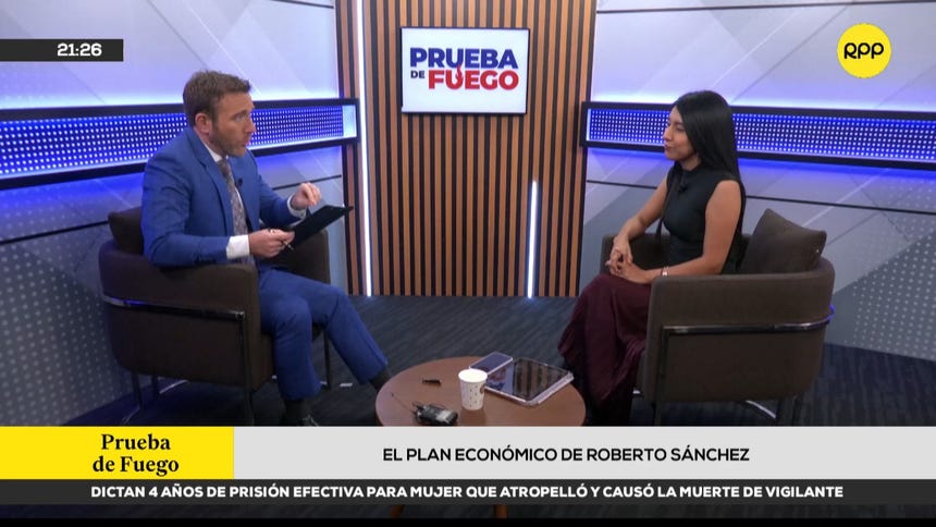 Vocera del equipo económico de Juntos por el Perú: 