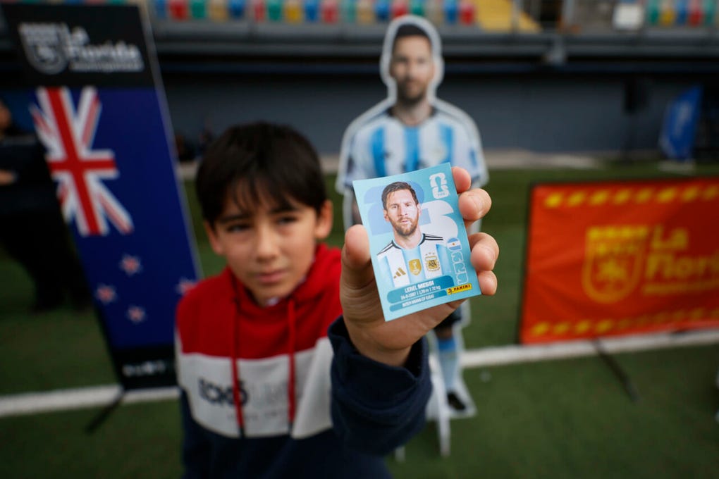 El jurado resaltó, además, que Messi se ha ganado el respeto y admiración de todos por su ejemplar comportamiento dentro del campo y por su constancia, humildad y compromiso con el juego colectivo, según recoge el acta que ha sido leída este mediodía en Oviedo.