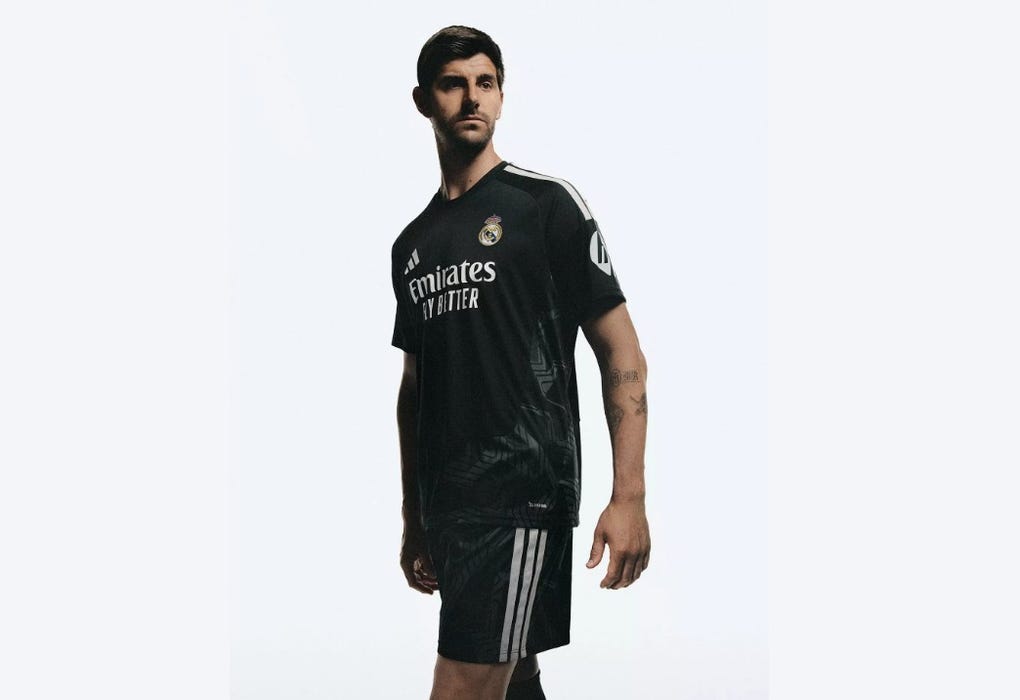 También se presentó la camiseta que usarán los porteros del Madrid.