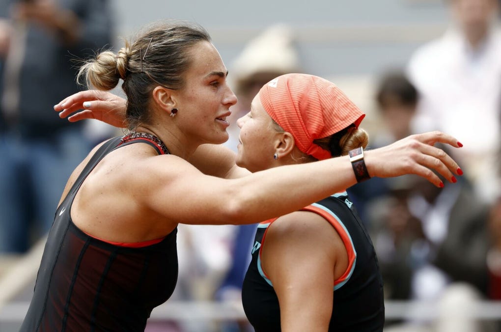Con su derrota, Sabalenka deja a la rusa Mirra Andreeva, octava cabeza de serie a sus 19 años, como la de mejor ranking de las supervivientes.