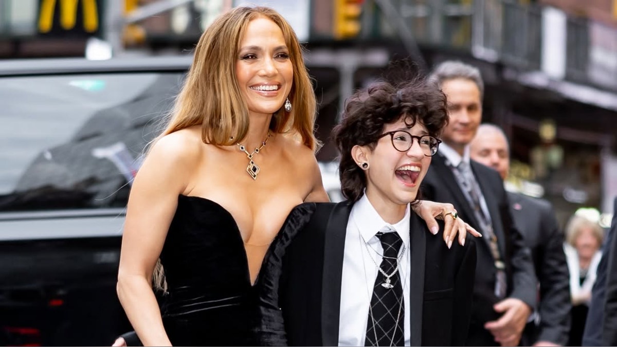 Emme Muñiz, hija de Jennifer Lopez, cambió su nombre a Oskar tras graduarse del instituto