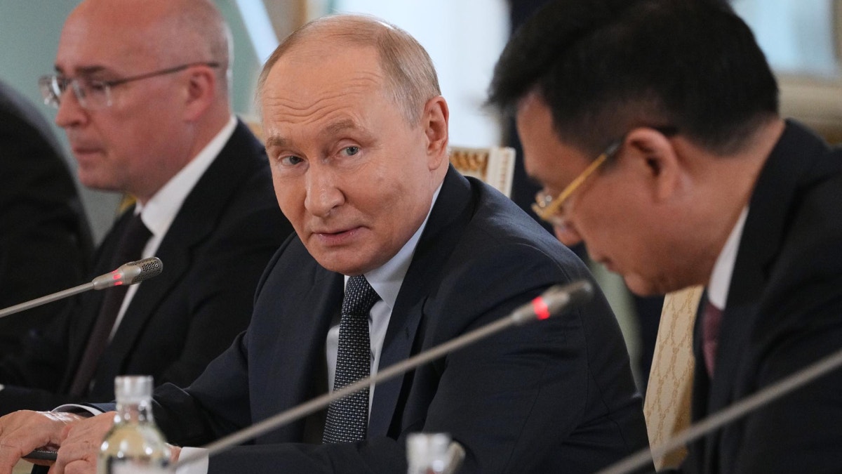Putin admite que habló con EE.UU. sobre una posible operación similar a la venezolana en Cuba