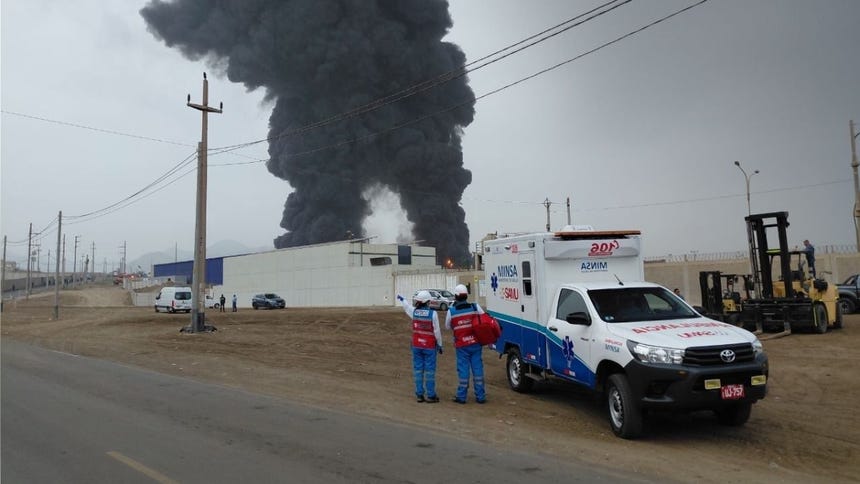 Ambulancias del SAMU se encuentran desplazadas a fin de atender a los posibles afectados.