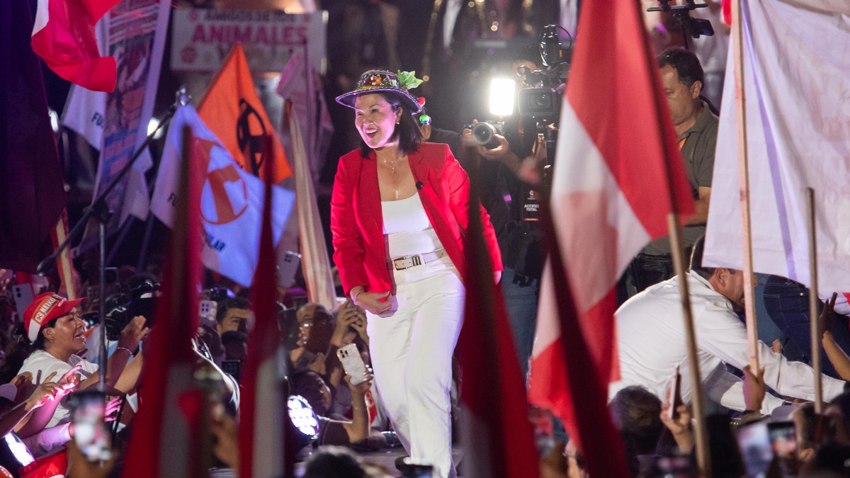 Keiko Fujimori cierra campaña en Lima con llamado a la unidad y promete un gobierno "de cinco años"