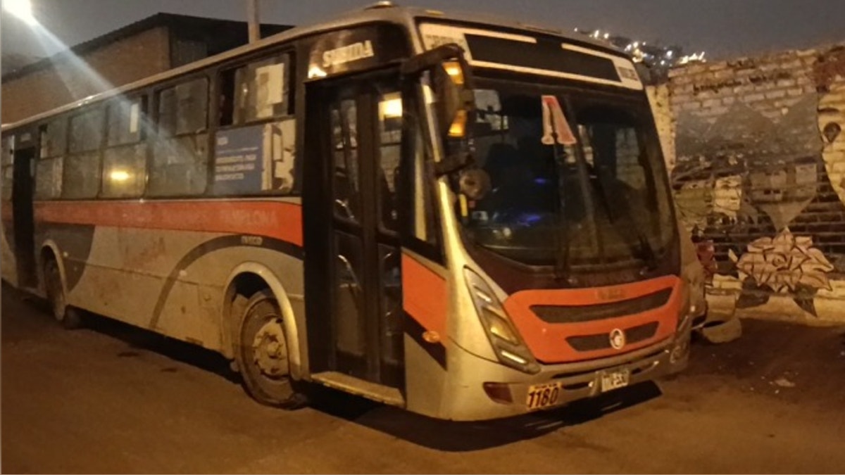 Terror en San Juan de Miraflores: motorizados dispararon contra un bus con pasajeros en Pamplona Alta