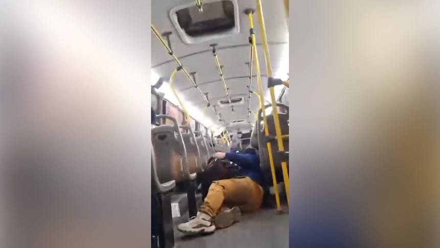 Los pasajeros vivieron momentos de terror durante el ataque armado.