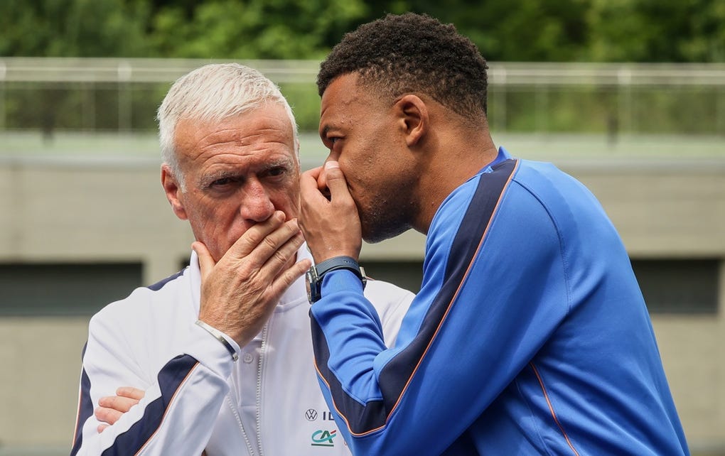 7. Los 25 partidos de Helmut Schon, la aspiración de Didier Deschamps (19), DT de Francia