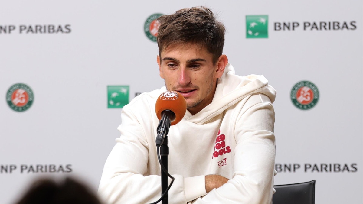 Zverev ya tiene rival: Arnaldi se retira de la semifinal de Roland Garros por un virus y Cobolli disputará la final