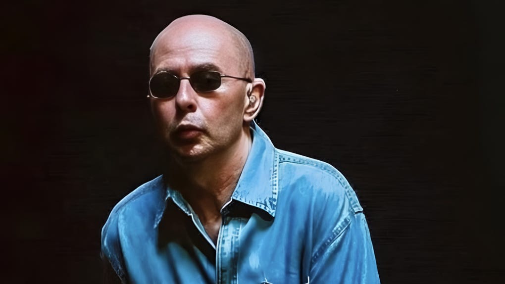 Como líder y vocalista de Patricio Rey y sus Redonditos de Ricota (fundada en La Plata en 1976), transformó la música en un fenómeno sociocultural de masas sin precedentes en el país.