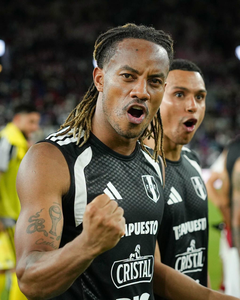 André Carrillo salió como el capitán del equipo.