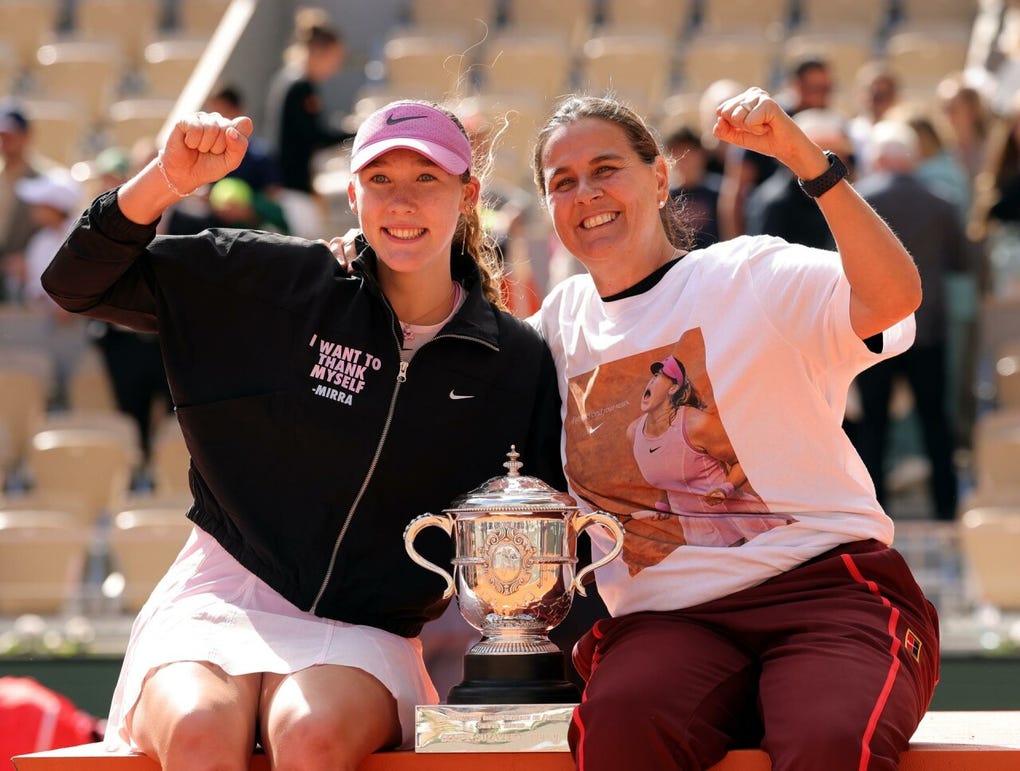 Sus resultados en Grand Slam son constantes. En los tres últimos Abiertos de Australia ha llegado a octavos, en París encadena tres años sin perder antes de cuartos, ronda que jugó el año pasado en Wimbledon.