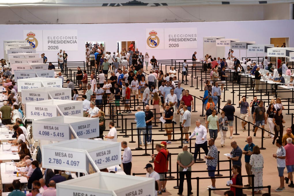 El Real Madrid este domingo su primera jornada electoral en dos décadas para dilucidar si Florentino Pérez, de 79 años, sigue al frente del club español otros cuatro años, tras 24 de mandato repartidos en dos etapas, o lo releva Enrique Riquelme, de 37, en su debut en esta instancia.