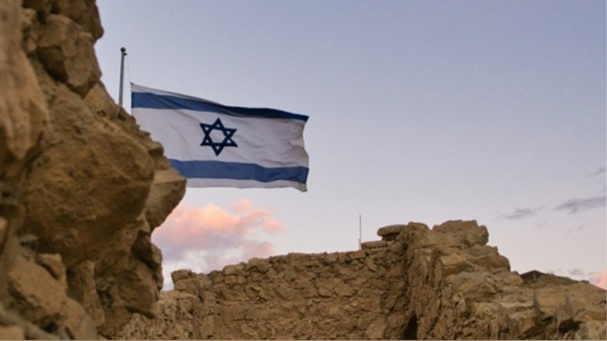 Israel afirma que atacó objetivos militares en Irán, pese a 