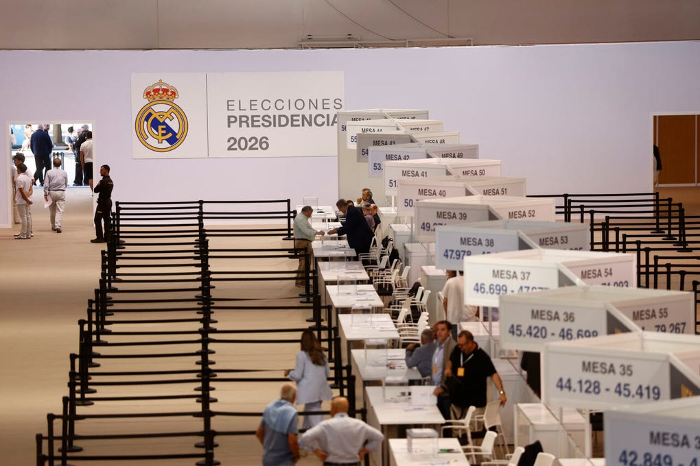 La campaña ha estado cargada de mensajes de tensión entre ambas candidaturas y cruces de promesas de fichajes: Florentino Pérez ha anunciado que, si sigue en el sillón presidencial, fichará al técnico portugués José Mourinho y a los futbolistas Denzel Dumfries y Ibrahima Konaté.