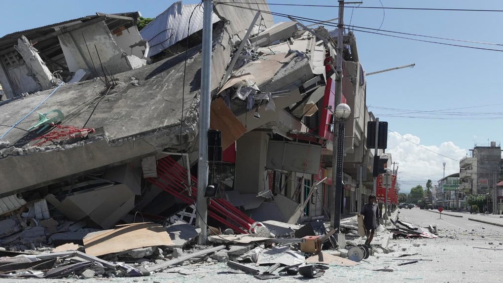 El sismo dejó cuantiosos daños materiales