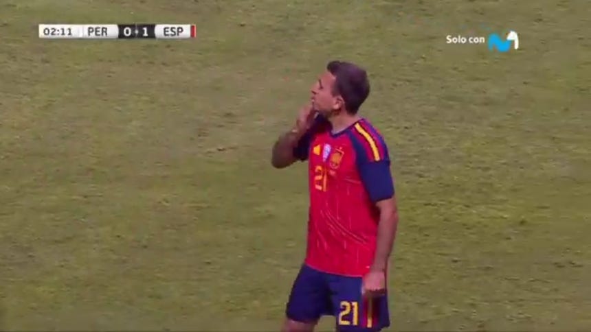 Oyrzabal anota el 1-0 de España