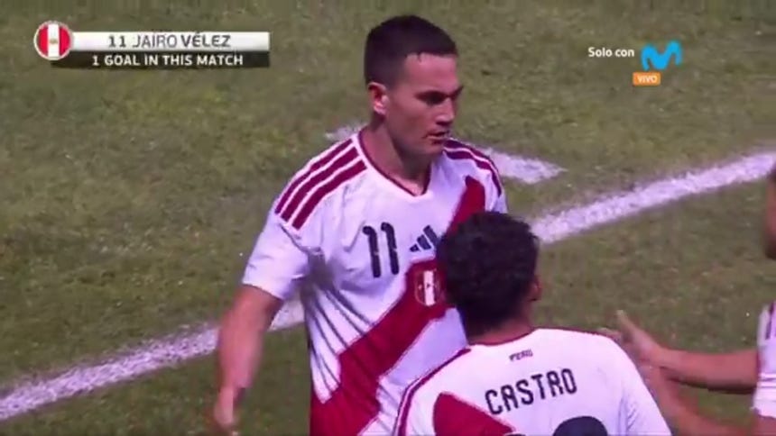 Jairo Vélez marcó el 1-3 para Perú.