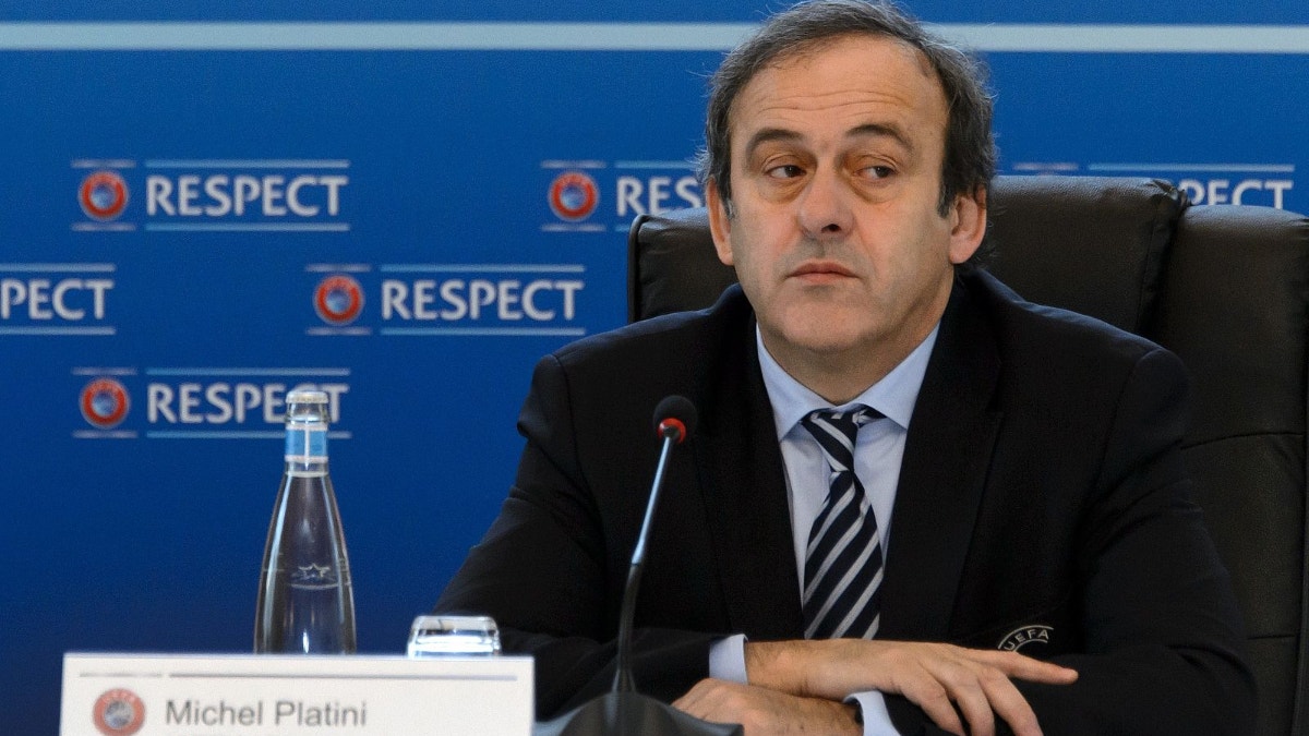 Michel Platini demandó a Gianni Infantino y reclama una inde