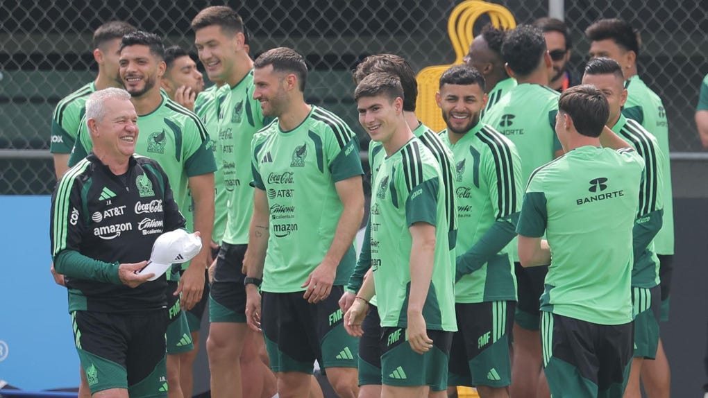 Javier Aguirre durante el entrenamiento previo al debut en el Mundial 2026.