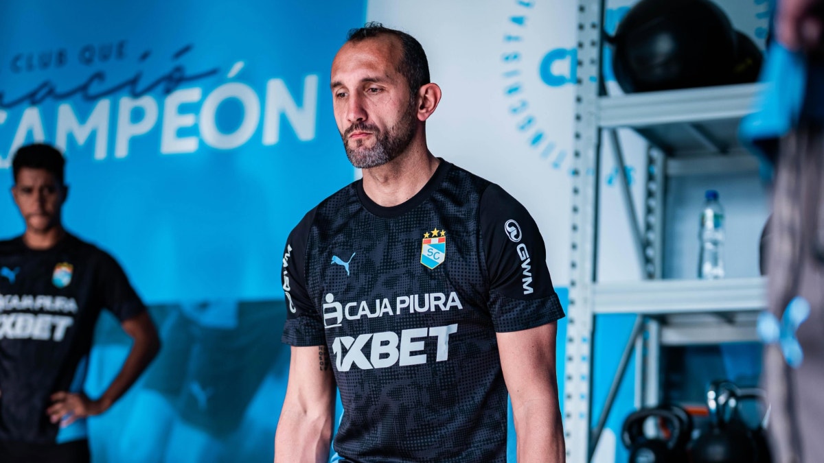 Hernán Barcos es un celeste más: así fue su primer