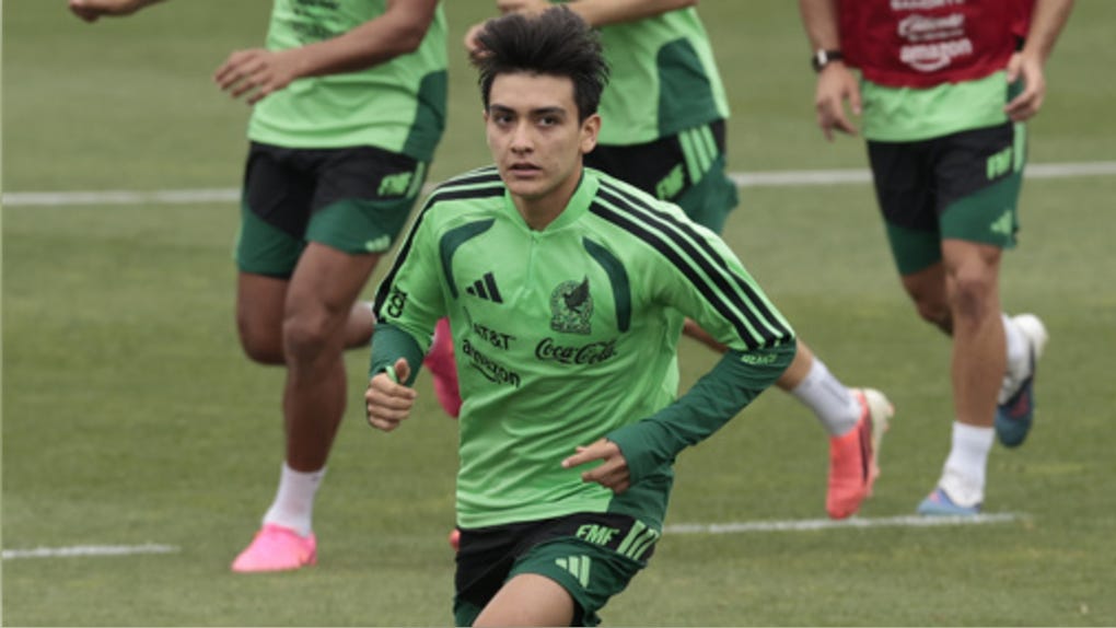 El jugador de la selección de México Gilberto Mora.