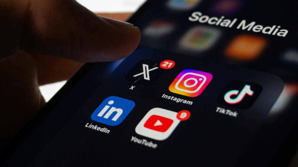 Corte Suprema de Brasil da a las redes sociales 60 días para