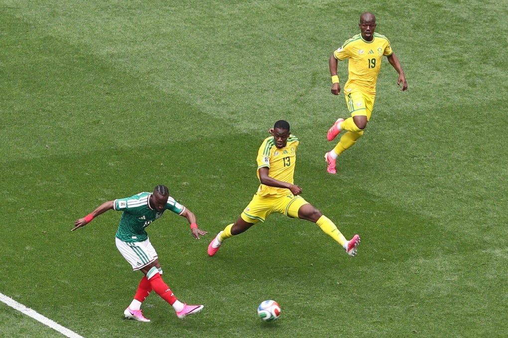 Con este triunfo, la selección mexicana consiguió por primera vez una victoria en un partido inaugural de una Copa Mundial.