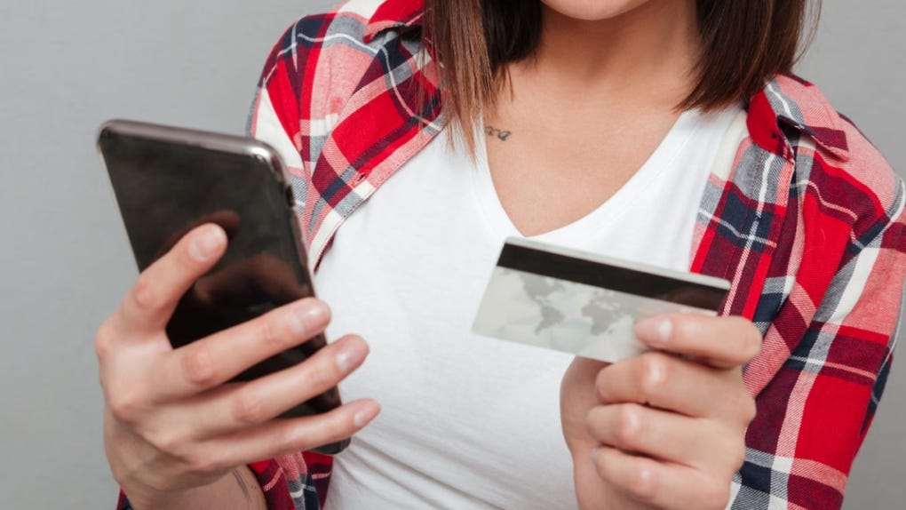 Adolescentes de 16 y 17 años podrían administrar sus cuentas bancarias con una sola autorización de sus padres