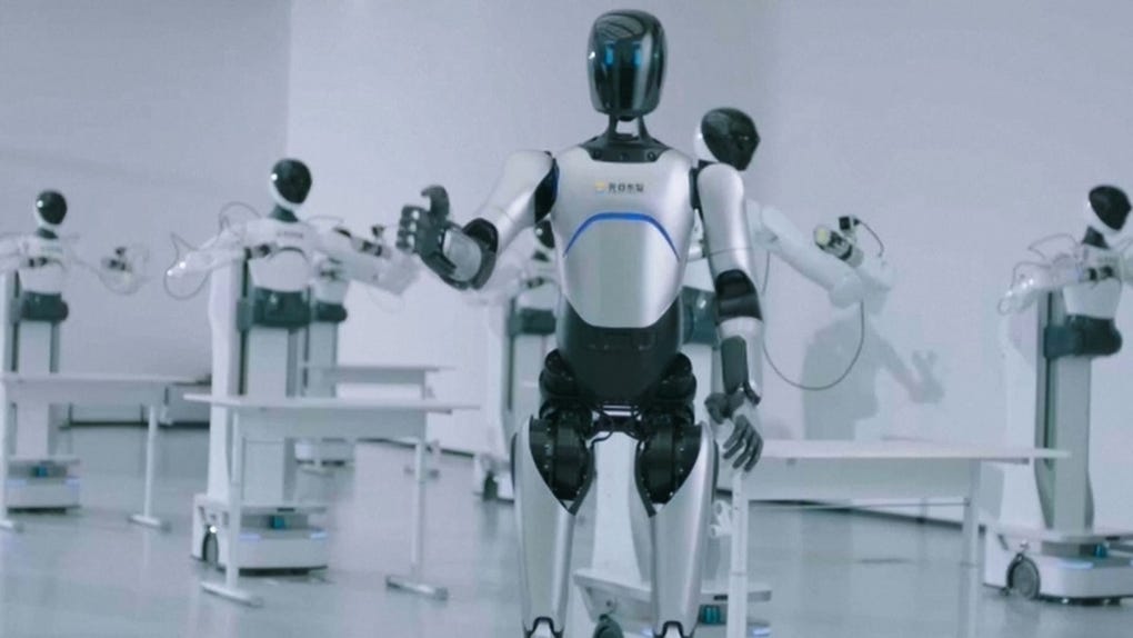 Robots que bailan, trabajan y hacen deporte, en la primera tienda 7S de China revoluciona el mercado tecnológico