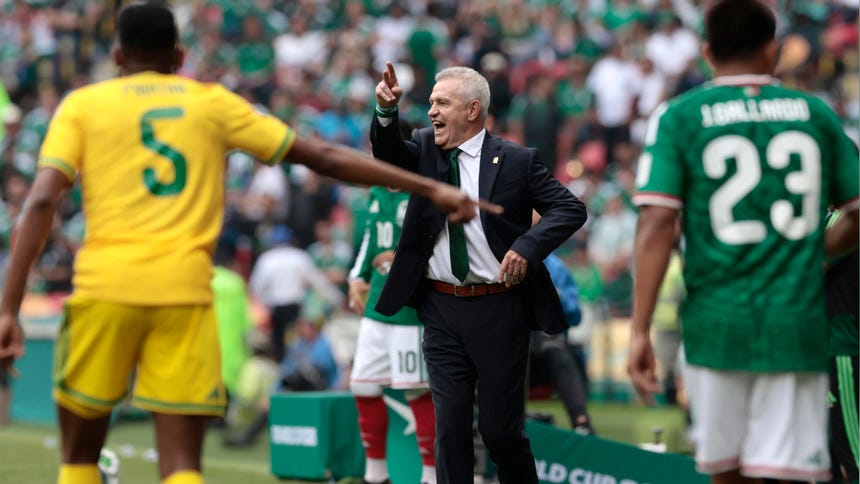 Javier Aguirre, DT de México, sostuvo que el escenario del Mundial le "pesó" a algunos de sus jugadores