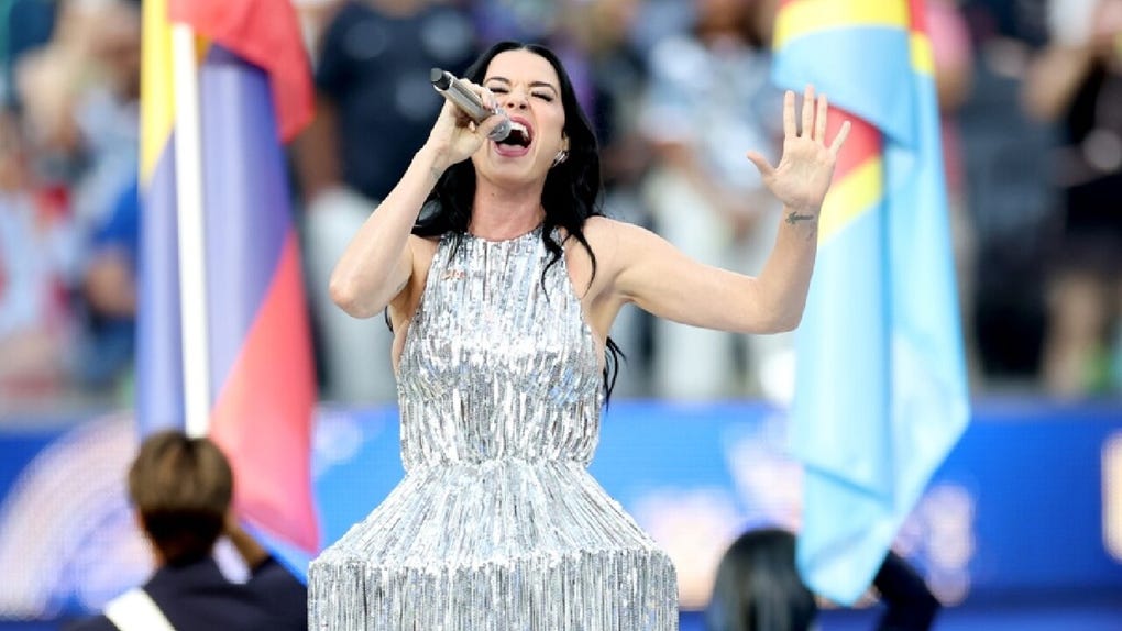 <a data-mce-href=https://rpp.pe/famosos/celebridades/inauguracion-mundial-2026-en-usa-en-vivo-hoy-con-katy-perry-y-lisa-a-que-hora-cantan-invitados-y-donde-ver-ceremonia-apertura-fifa-seo-noticia-1692806 href=https://rpp.pe/famosos/celebridades/inauguracion-mundial-2026-en-usa-en-vivo-hoy-con-katy-perry-y-lisa-a-que-hora-cantan-invitados-y-donde-ver-ceremonia-apertura-fifa-seo-noticia-1692806 title=Katy Perry rel=follow noopener target=_blank>Katy Perry</a> cantando previo al partido entre Estados Unidos y Paraguay en la <a data-mce-href=https://rpp.pe/famosos/celebridades/inauguracion-mundial-2026-en-usa-en-vivo-hoy-con-katy-perry-y-lisa-a-que-hora-cantan-invitados-y-donde-ver-ceremonia-apertura-fifa-seo-noticia-1692806 href=https://rpp.pe/famosos/celebridades/inauguracion-mundial-2026-en-usa-en-vivo-hoy-con-katy-perry-y-lisa-a-que-hora-cantan-invitados-y-donde-ver-ceremonia-apertura-fifa-seo-noticia-1692806 title=Copa Mundial 2026 rel=follow noopener target=_blank>Copa Mundial 2026</a>.