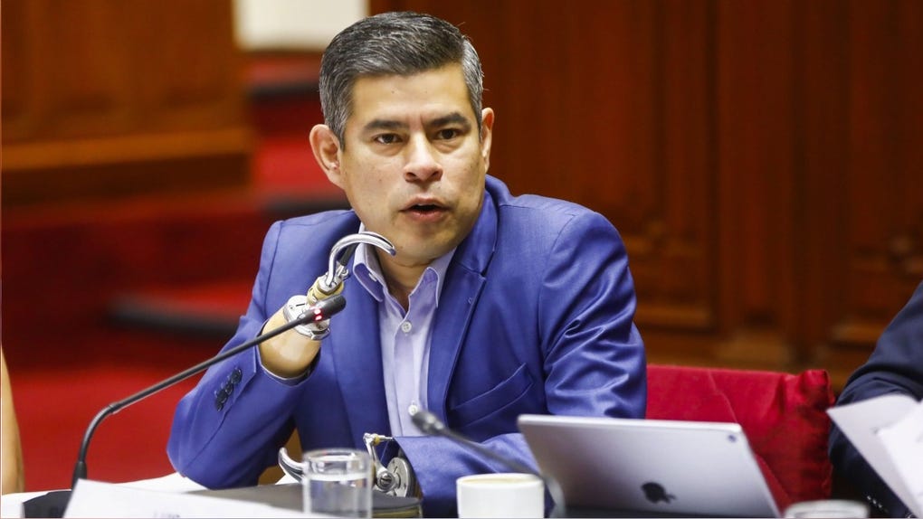 Galarreta explicó que las demoras en la llegada del material electoral de Argentina respondieron a una falta de vuelos comerciales