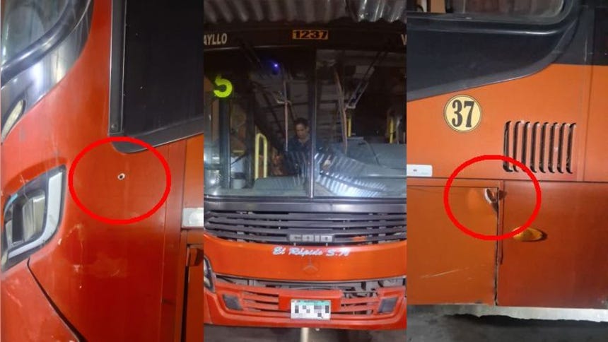 El bus atacado presenta hasta tres impactos de bala.