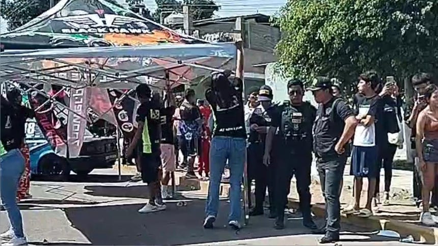 El ataque ocurrió en las inmediaciones del óvalo Laredo, donde se desarrollaba el evento deportivo. 